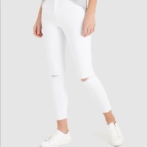 SEXY CROPPED JEANS BY EXPRESS